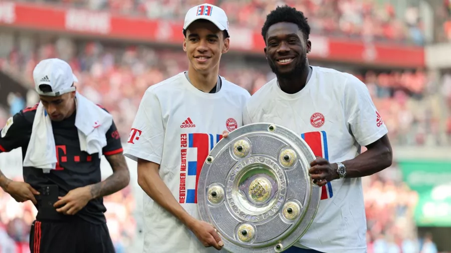 Uno más a la cuenta, Bayern Munich celebró el título de la Bundesliga en Colonia