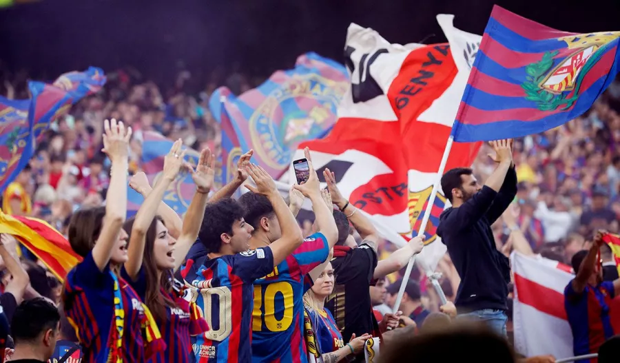 El Camp Nou se despide de Sergio Busquets y Jordi Alba