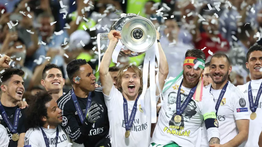 2015/16, Real Madrid 1-1 Atlético de Madrid, ganó Real Madrid en penales (5-3): Luka Modric, 1 gol (fase de grupos).