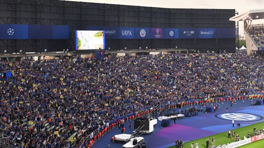 La afición de Inter fue la primera en llenar la grada en la final de la Champions League