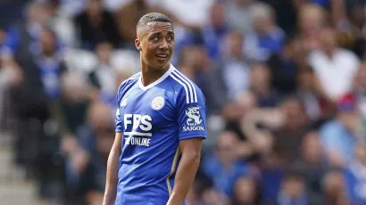 6. Youri Tielemans, Leicester City: Su valor en el mercado pasó de 55 millones de euros a 30 millones; pérdida total: 25 MDE.