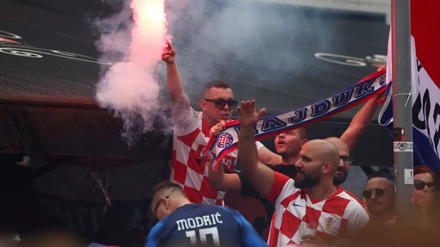 Los croatas tomaron Rotterdam e hicieron su fiesta