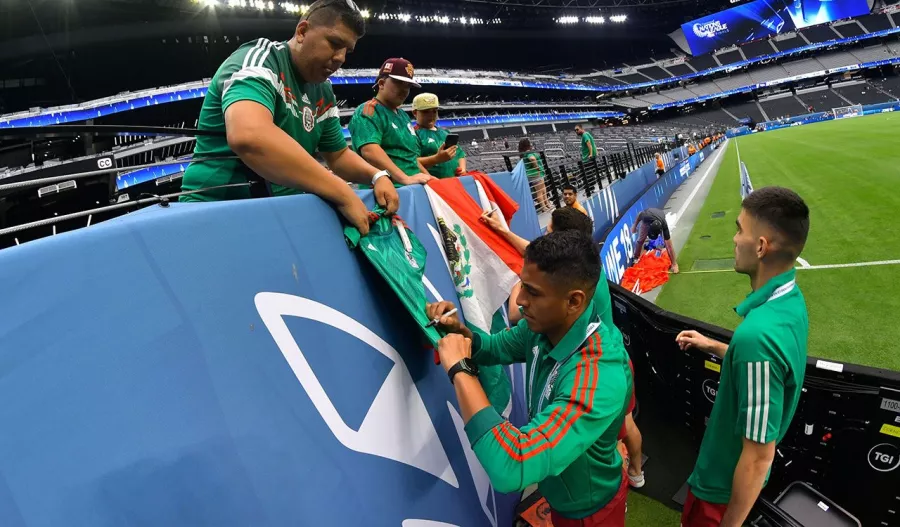 La afición le muestra su 'desprecio' a la Selección Mexicana