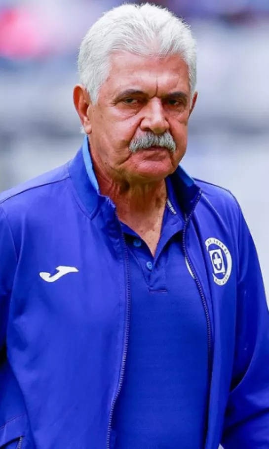 Desilusionado, el 'Tuca' Ferretti podría renunciar a Cruz Azul