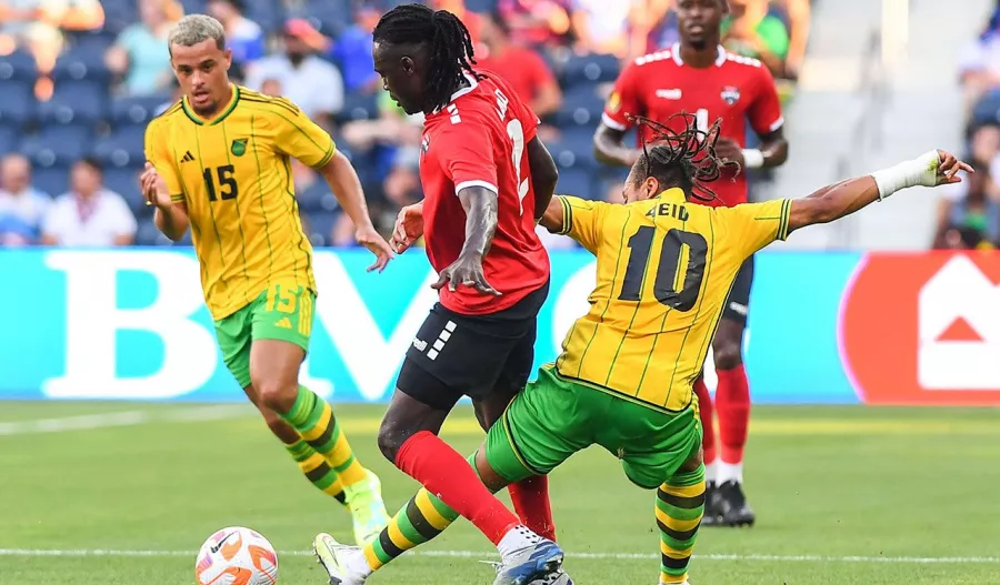 Jamaica pone un pie en la ronda siguiente tras golear a Trinidad y Tobago