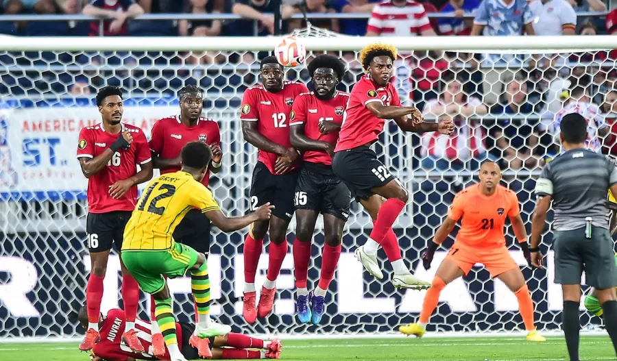 Jamaica pone un pie en la ronda siguiente tras golear a Trinidad y Tobago