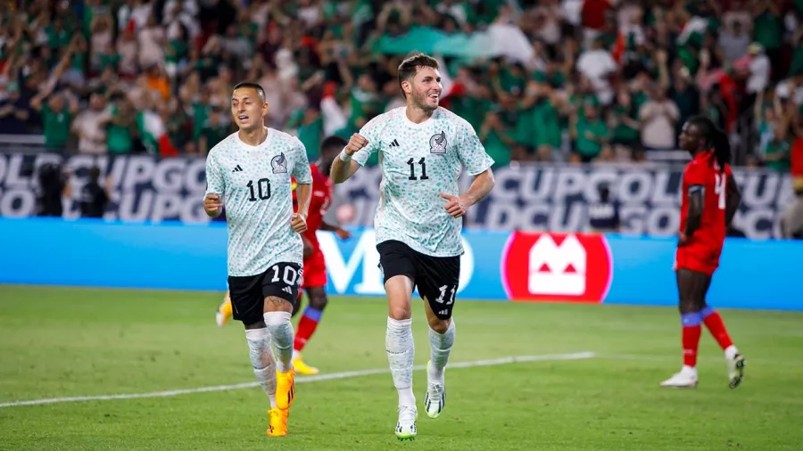 Llegó el primer gol oficial de Santiago Giménez con la Selección Mexicana
