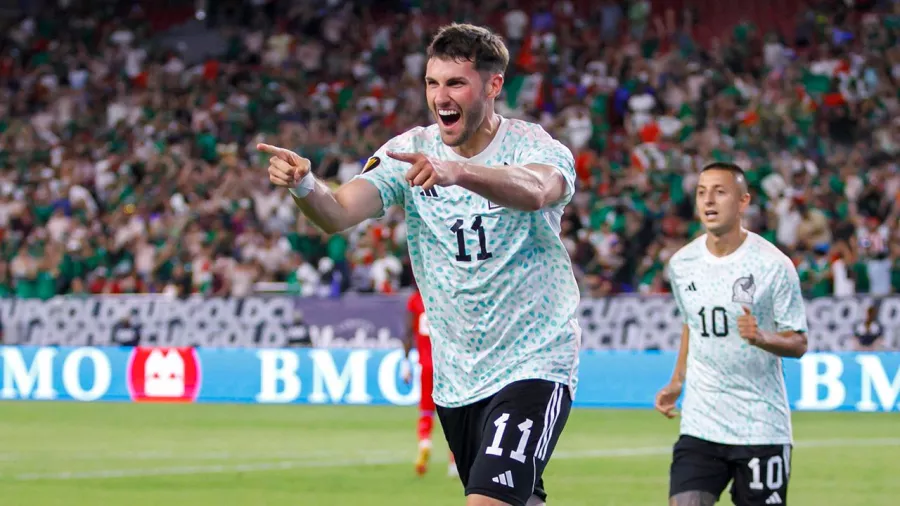 Llegó el primer gol oficial de Santiago Giménez con la Selección Mexicana
