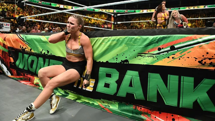 La traición de Shayna Baszler a Ronda Rousey les costó los títulos