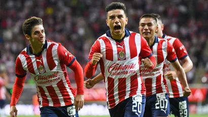 Así festeja Chivas lo que al momento es su tercera victoria consecutiva en el Apertura 2023.