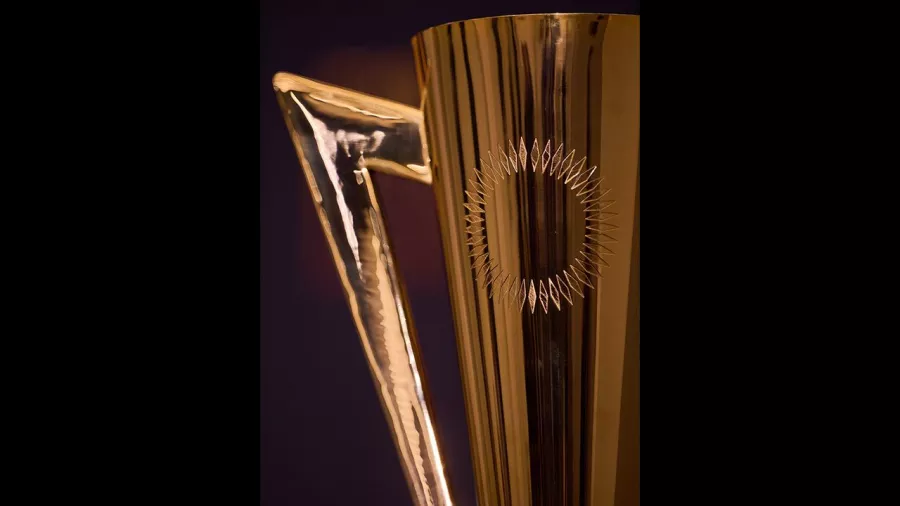 Así es el trofeo del principal torneo de naciones de CONCACAF, el cual ha sido ganado ocho veces por México, siete por Estados Unidos y una por Canadá.