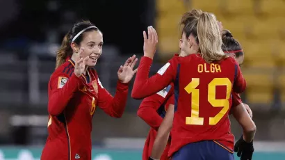 Llegaron la primera goleada y la primera expulsión en el Mundial Femenino