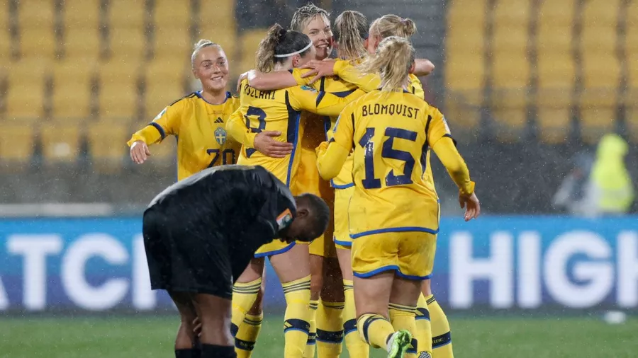 Suecia derrotó 2-1 a Sudáfrica y mantiene el invicto en el partido inaugural después de cinco presentaciones en la Copa del Mundo (3 triunfos, 2 empates)