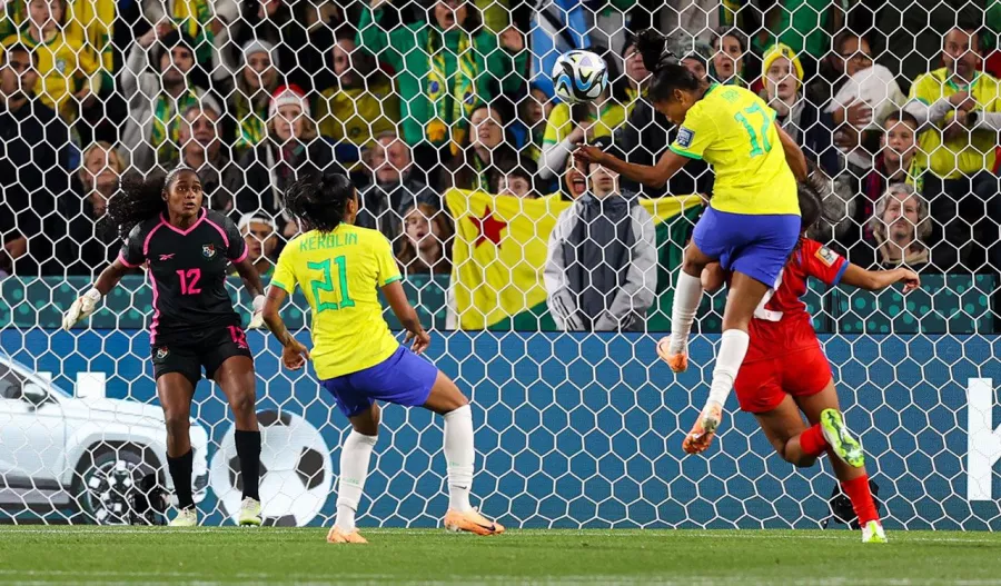 Brasil, una de las favoritas, inicia con goleada su camino mundialista