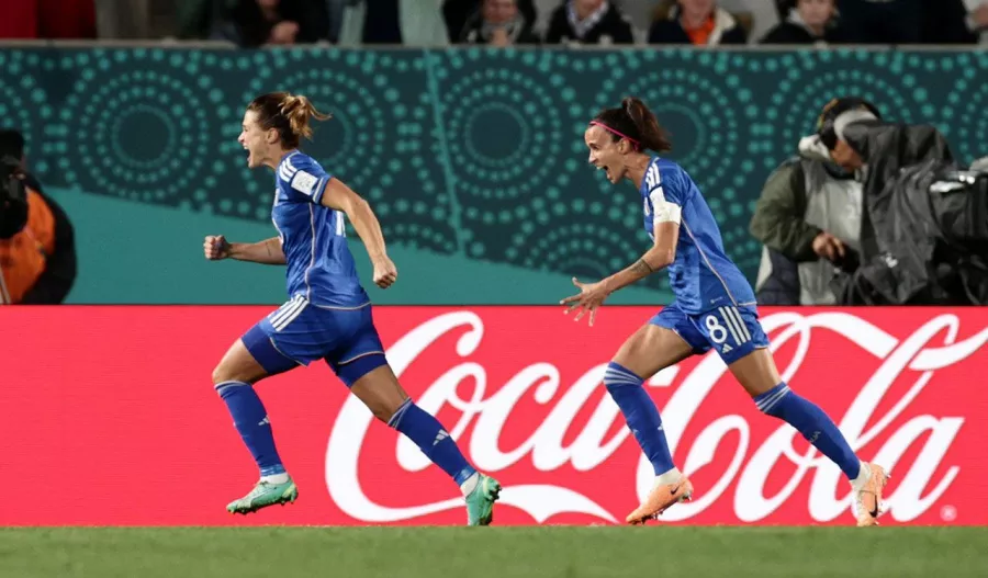 Italia, con algunos problemas, dio cuenta de Argentina en el Mundial Femenino
