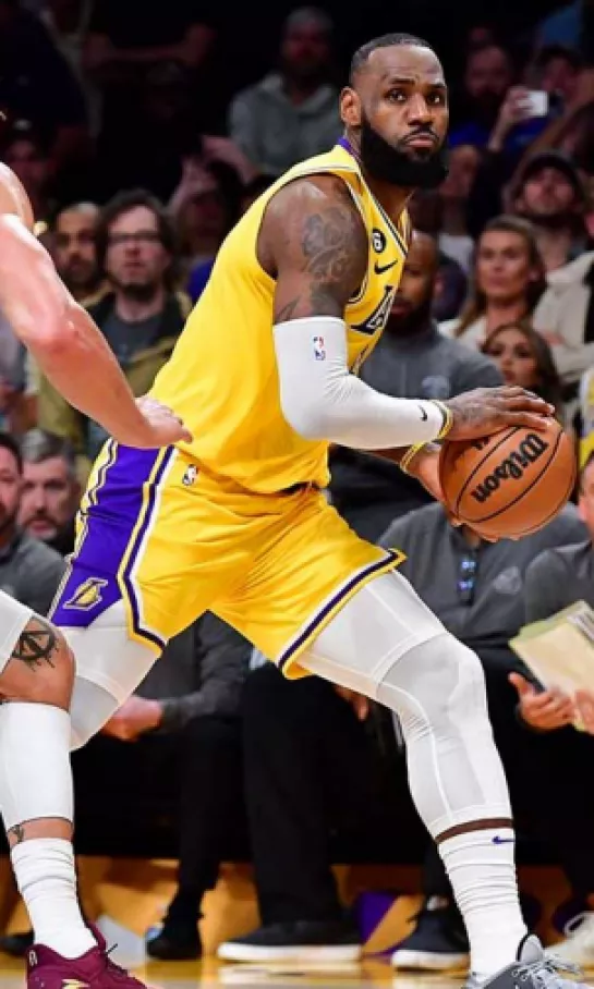 Los Lakers se comprometen a retirar el jersey de LeBron James