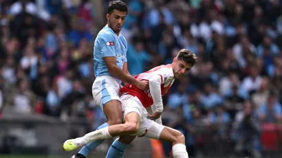 Mediocampista - Rodri - Manchester City - 90 millones de euros 
