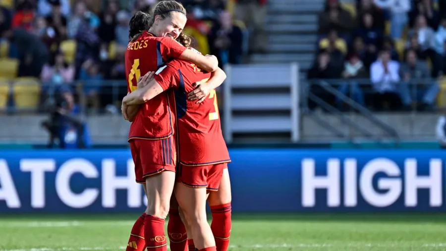 España a semifinales y Holanda a su casa; contraste de emociones