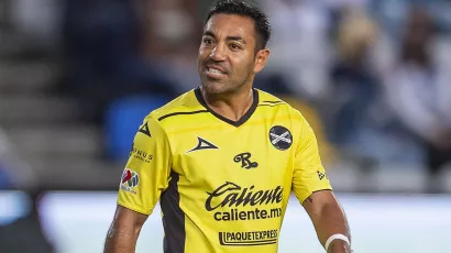 No es broma, Marco Fabián negocia su regreso a Cruz Azul