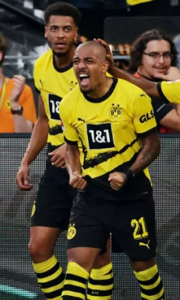 Borussia Dortmund sufrió ante Köln, pero Donyell Malen apareció sobre el final