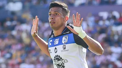 Cruz Azul anuncia al súper goleador mexicano Ángel Sepúlveda