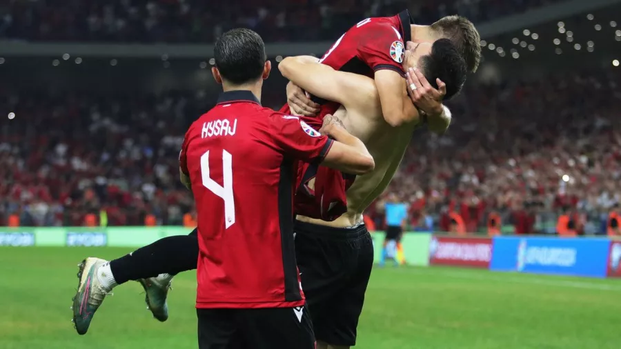 Albania es líder del Grupo E con 10 puntos