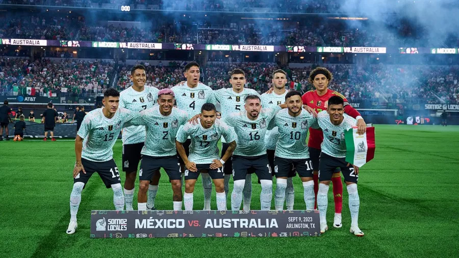 Con el modelo del jersey del equipo femenil, México enfrenta a Australia en partido amisitoso disputado en Texas.