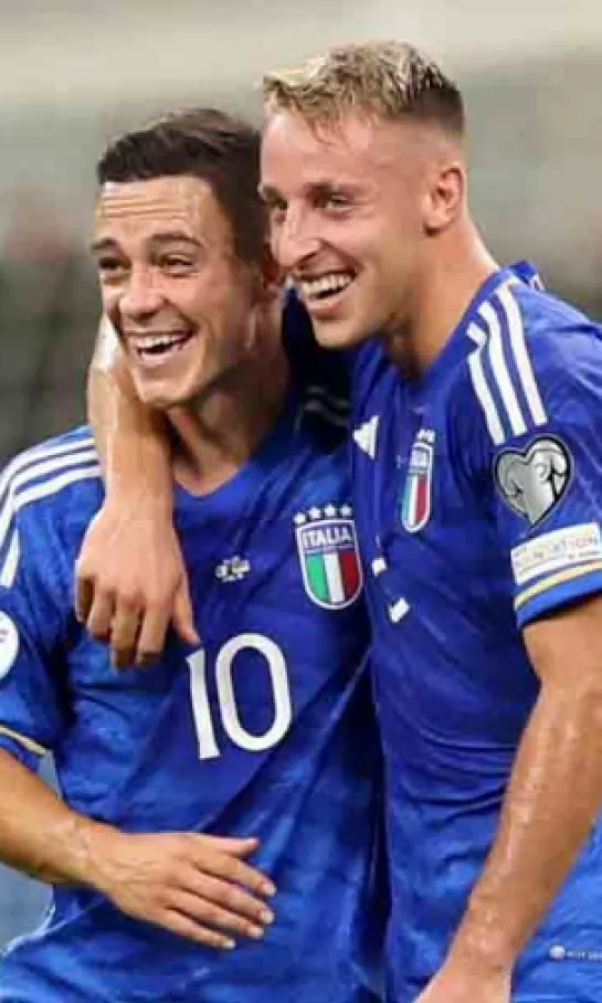 Italia mantiene vivo el sueño de jugar la Eurocopa