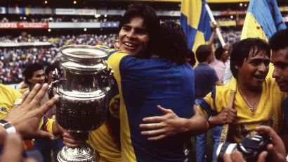 8.	Ganar la única final que disputaron. En la temporada 1983/84, Chivas perdió el título ante su archirrival.