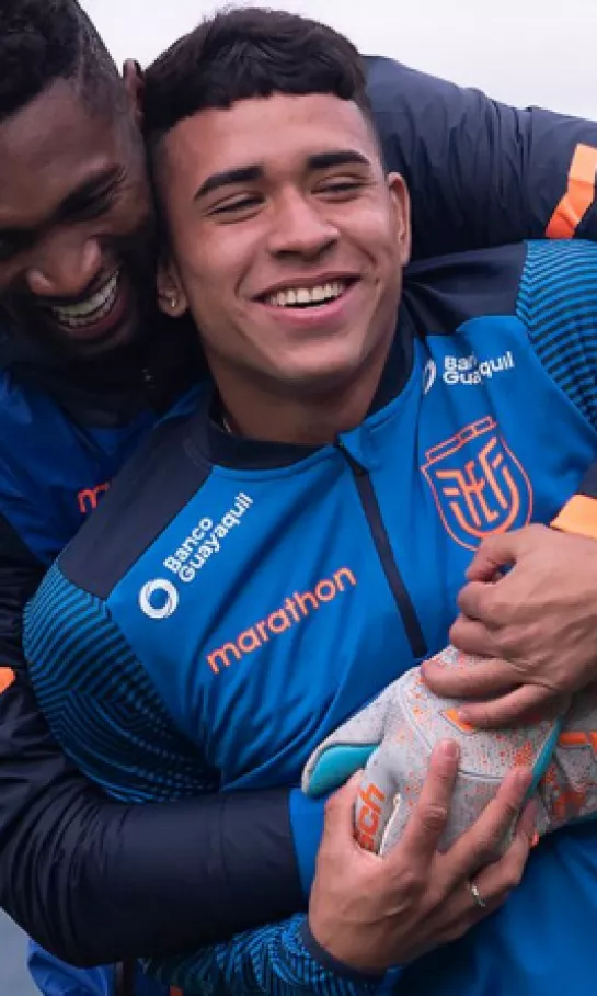 Kendry Páez debuta a los 16 años con Ecuador y desata la locura