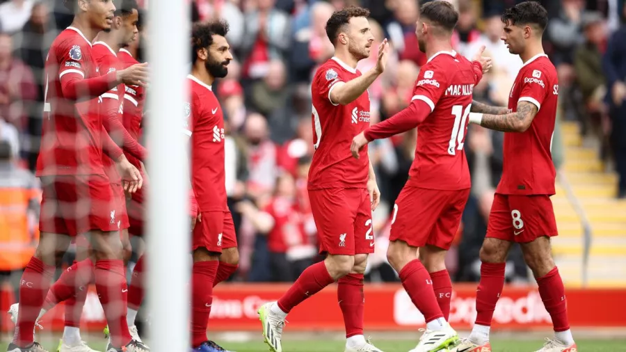 Cinco triunfos consecutivos de los ‘Reds’ 

Manchester City - 18 puntos 
Liverpool - 16 puntos 
