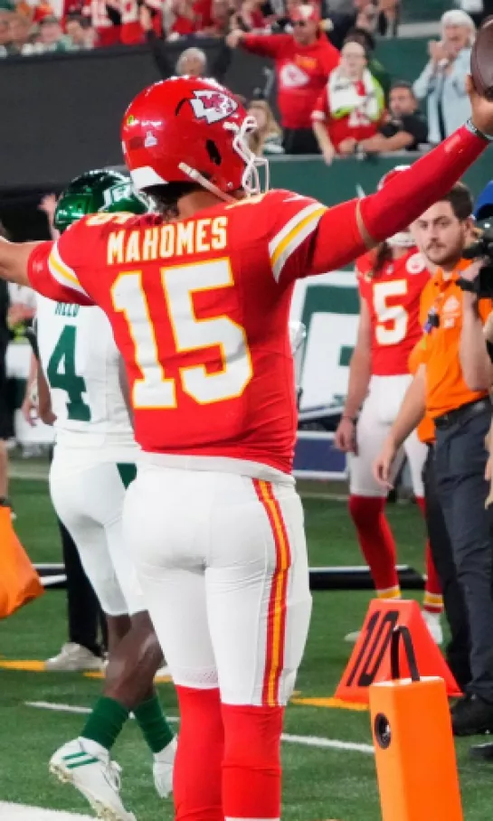 Noche de victoria y récord para los Chiefs y Patrick Mahomes