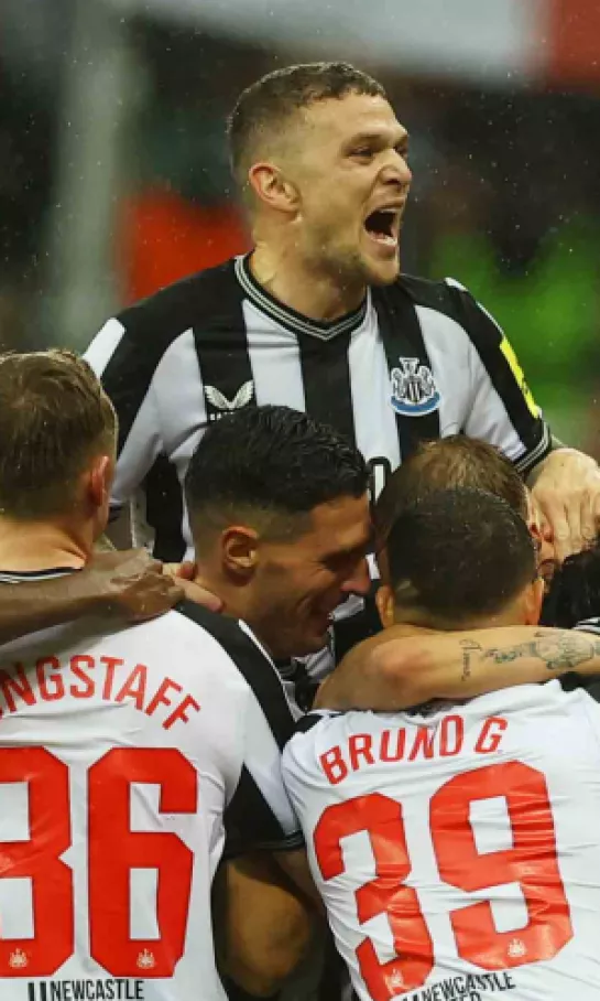 Newcastle United vapulea al PSG en una noche histórica