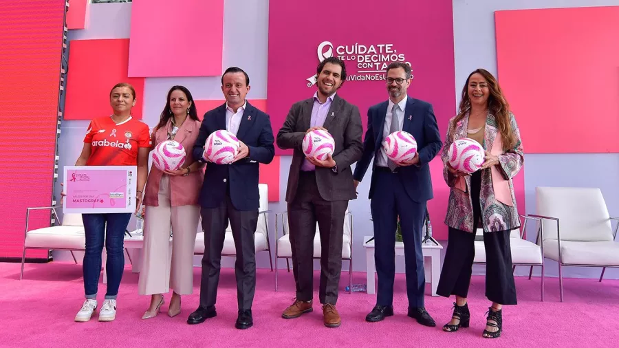 En las instalaciones de la Federación Mexicana de Fútbol se presentó la campaña rosa de prevención y detección del cáncer de mama.
