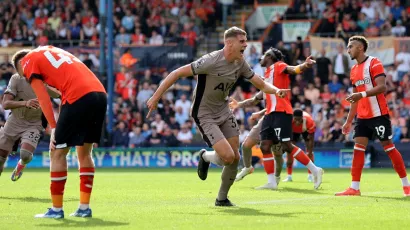 El neerlandés se convirtió en el futbolista 167 en marcar con Tottenham en Premier League