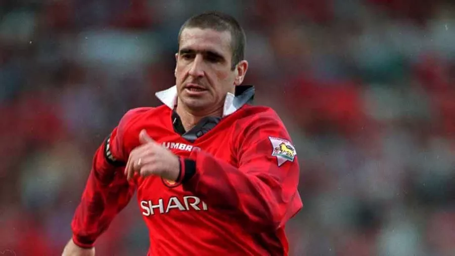 Éric Cantona, 30 años: jugaba para el Manchester United, disputó su último partido el 11 de mayo de 1997 ante West Ham.