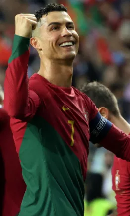Doblete de Cristiano Ronaldo puso a Portugal en la Eurocopa