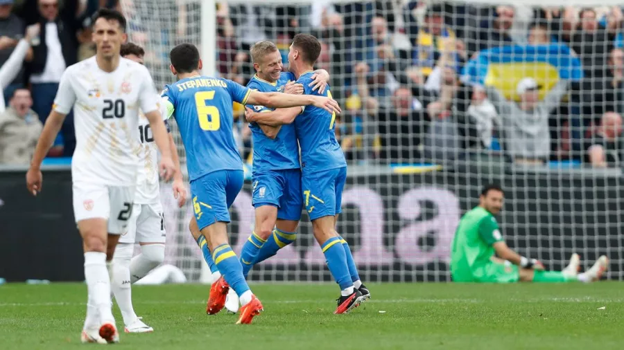 Ucrania gana, presiona a Italia y pelea por un lugar en la Eurocopa