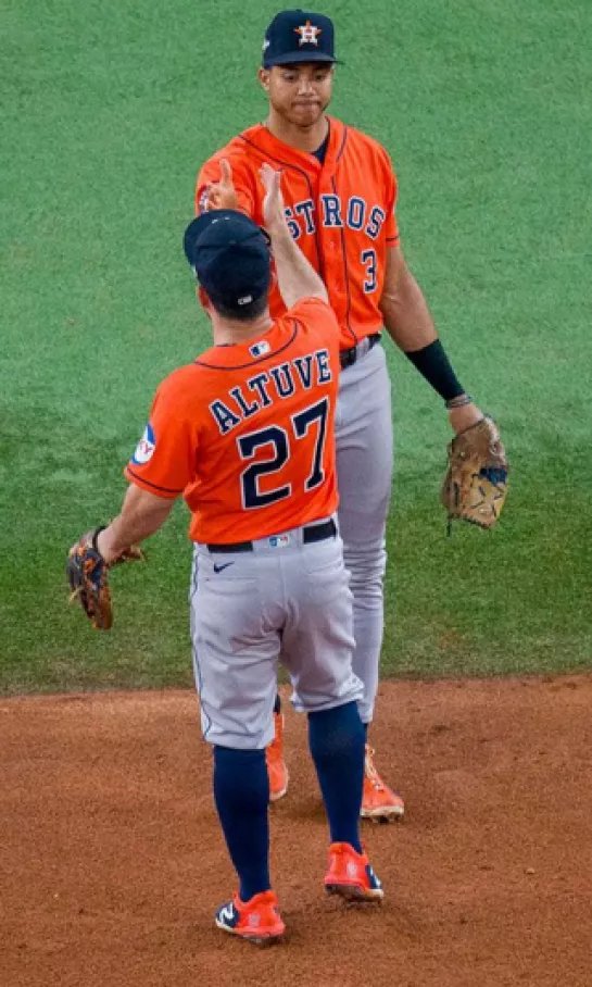 Los Astros de Houston acortan distancias