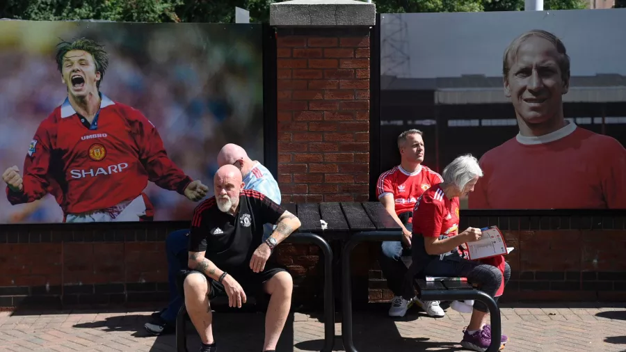 El futbol inglés despidió y lloró al ídolo Bobby Charlton