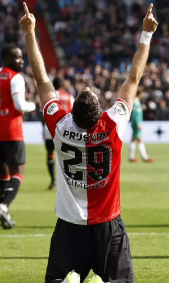 Súmenle gol y asistencia a Santiago Giménez con Feyenoord en la Eredivisie