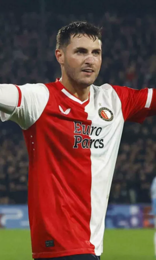 Con un Santiago Giménez pletórico, Feyenoord se impuso a la Lazio