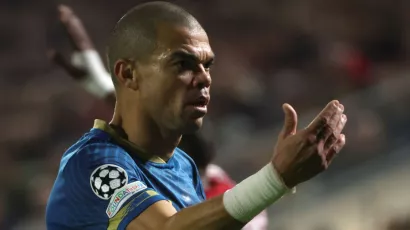 Pepe se convirtió en el futbolista más veterano en disputar la Champions League