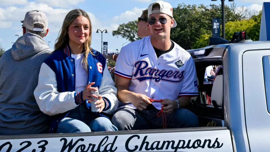 Enorme celebración de los Rangers en tierras texanas