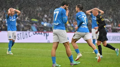 Napoli ocupa la cuarta posición de la tabla con 21 unidades