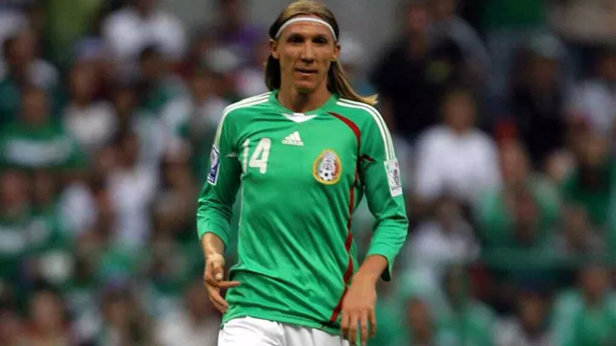 Leandro Augusto: 6 partidos (2008-2009), 1 gol