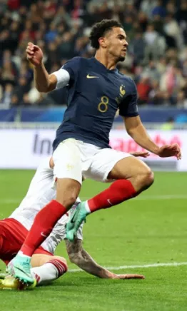 Gol histórico de Warren Zaïre-Emery con Francia, pero no todo fue alegría