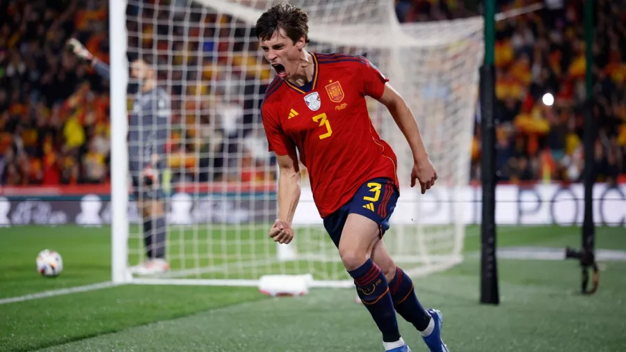 Primer gol de Robin Le Normand con España 