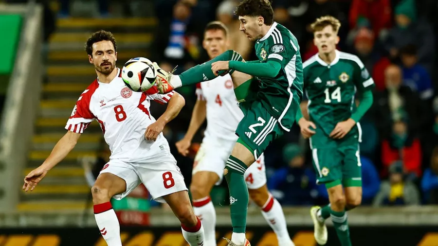 Irlanda del Norte sorprende y propina segunda derrota a Dinamarca