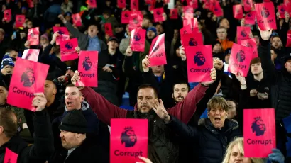 La afición de Everton protestó en contra de la Premier League